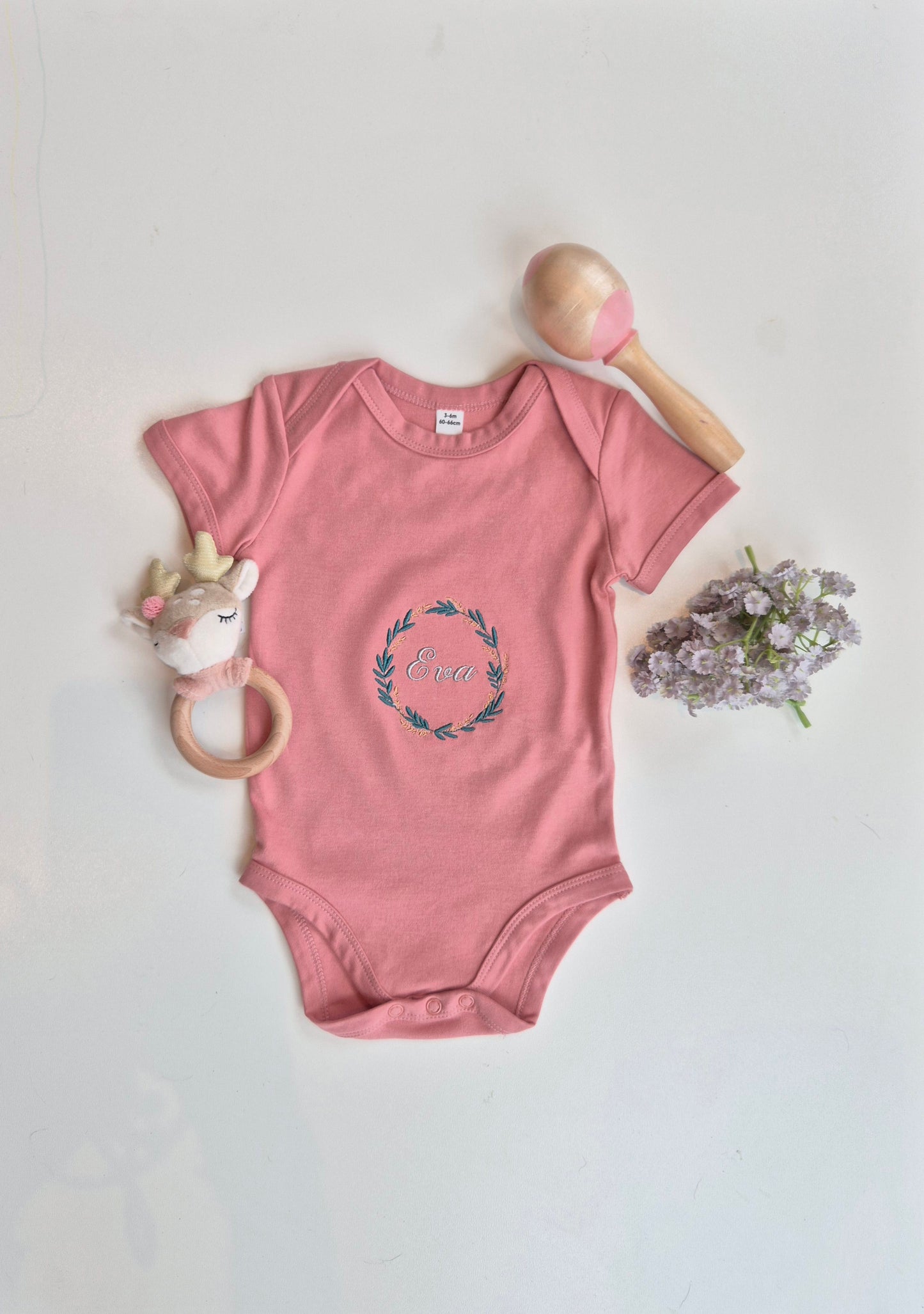 Bestickter Personalisierter Babybody BLUMENKRANZ goldig