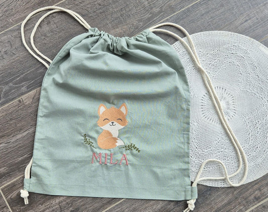 Bestickter, personalisierter Turnbeutel FUCHS, fairtrade in verschiedenen Farben